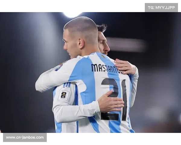 菲戈珍藏皇马与巴萨球衣 回忆辉煌岁月见证幸福人生