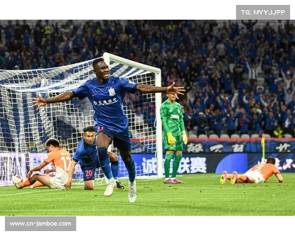 戴维过掉门将推射空门，尤文图斯锁定胜局。